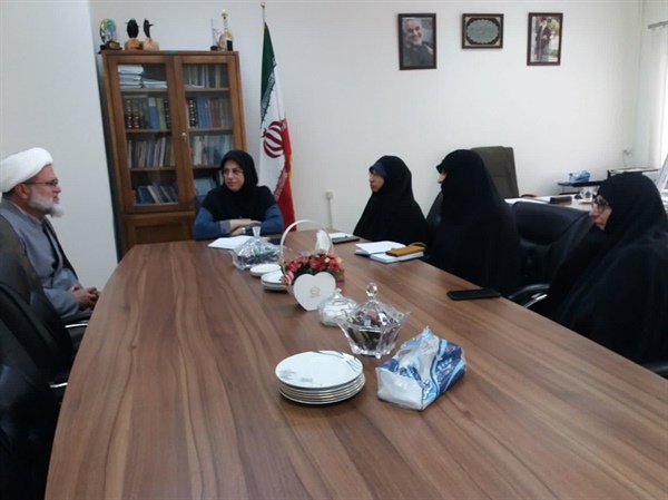 نشست مدیر حوزه علمیه خواهران استان با دکتر ندرلو مدیرکل اجتماعی و فرهنگی