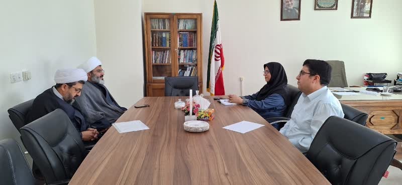 دیدار مدیر حوزه علمیه زنجان با مدیرکل اجتماعی و فرهنگی استانداری