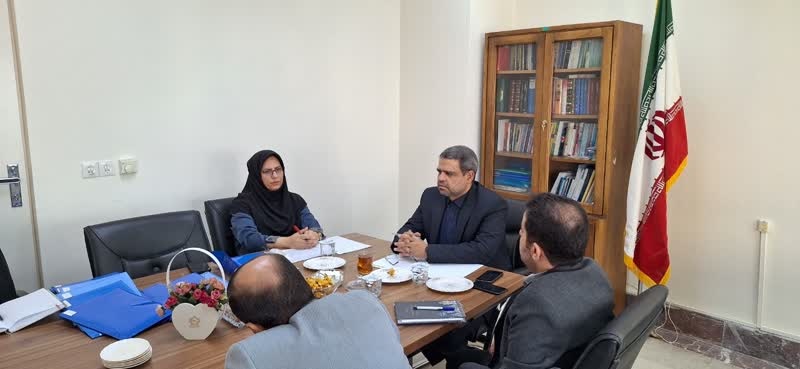 حضور دکتر پور احمد نژاد مدیر ارزیابی عملکرد دستگاه ها و نهادهای سازمان امور اجتماعی وزارت کشور در دفتر اجتماعی و فرهنگی