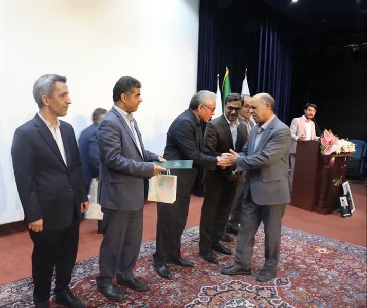 جشنواره بیست و هفتمین دوره خیرین مدرسه ساز و مدرسه یار با تجلیل از خیران مدرسه ساز استان زنجان از سوی مسئولان مجمع خیرین کشور و مسئولین استانی