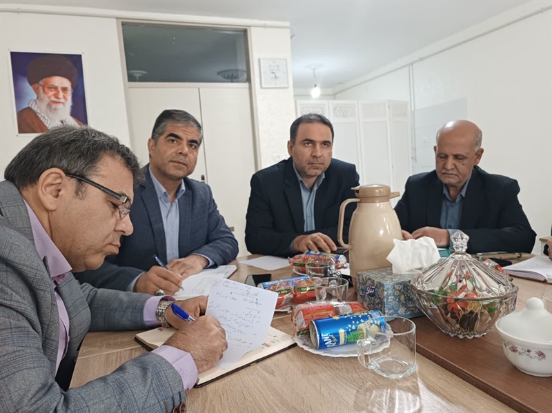 جانفشانی قشر نجیب کارگر در پشتیبانی جبهه ها و حضور در صحنه های دفاع مقدس