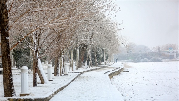 کارشناسی پیش بینی اداره کل هواشناسی استان زنجان گفت: زنجان با دمای ۱۰ درجه سانتیگراد زیر صفر به عنوان سردترین مرکز استان کشور طی ۲۴ ساعت گذشته به ثبت رسید.