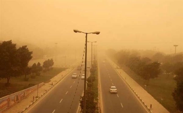 ریزگردهای عامل آلودگی هوا امروز از آسمان استان زنجان خارج می‌شوند
