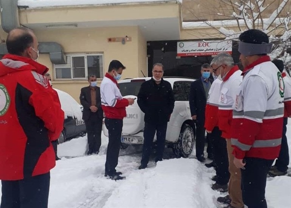 استاندار زنجان از مجتمع امدادی هلال احمر بازدید کرد