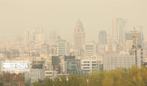 گرد و غبار آسمان زنجان را فرا می‌گیرد