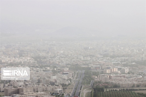 ادامه تعطیلی مدارس زنجان به علت آلودگی هوا/ ادارات و بانک ها در خدابنده تعطیل است