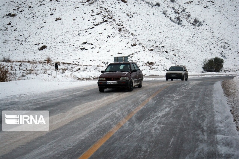 رانندگان برای عبور از محورهای کوهستانی زنجان تجهیزات زمستانی همراه داشته باشند