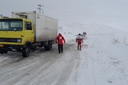 نجاتگران زنجان به ۹۹ خودرو گرفتار در برف و کولاک امدادرسانی کردند
