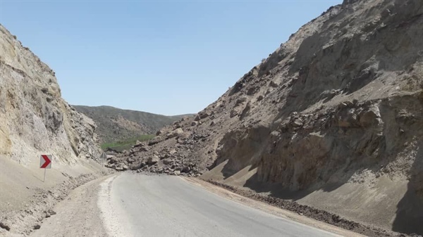 رییس پلیس راه استان زنجان: احتمال ریزش کوه در مسیر تهم - چورزق افزایش یافت
