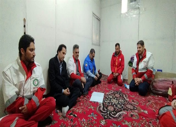 نجاتگران هلال احمر زنجان ایام نوروز بی وقفه در حال خدمت رسانی به هموطنان هستند