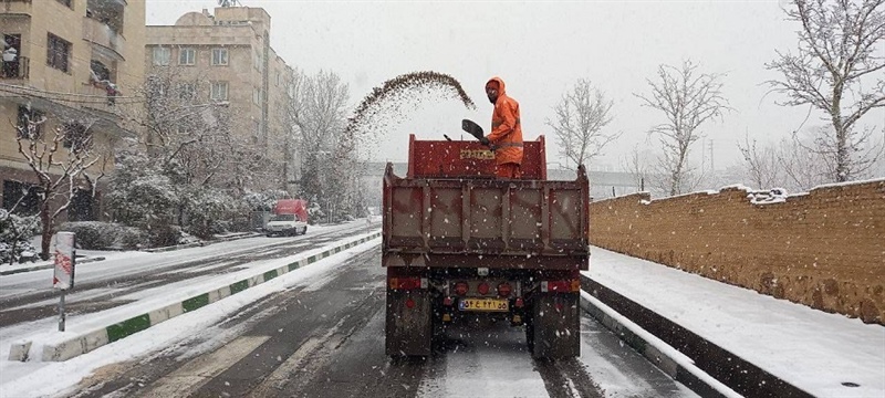 ۱۷۸ دستگاه برفروبی و یخ‌ زدایی در شهر زنجان فعال است