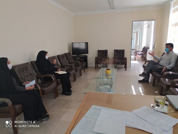 نشست مشترک دفتر امور زنان و خانواده با دکتر حاتمی مشاور  حوزه خانواده به منظور بررسی طرح های خانواده موفق برگزار گردید.
