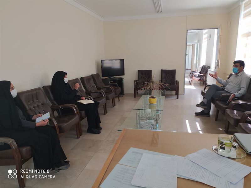 نشست مشترک دفتر امور زنان و خانواده با دکتر حاتمی مشاور  حوزه خانواده به منظور بررسی طرح های خانواده موفق برگزار گردید.