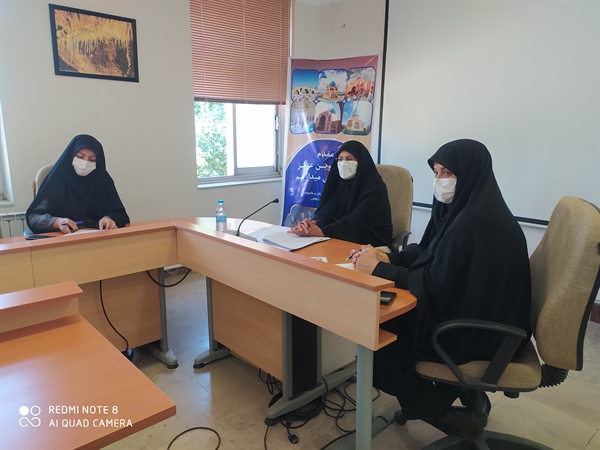نشست مشترک مسئولین و کارشناسان امور زنان و خانواده فرمانداری شهرستان های تابعه و مدیر کل امور زنان و خانواده با هدف بررسی برنامه های شاخص با محوریت خانواده در حال برگزاری می‌باشد.