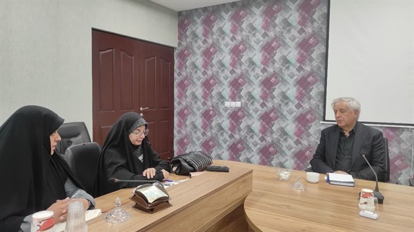 بازدید خانم دکترکریمخانلویی سرپرست دفتر امور زنان و خانواده استانداری زنجان از انجمن حمایت از بیماران مبتلا به سرطان استان زنجان (مهرانه )