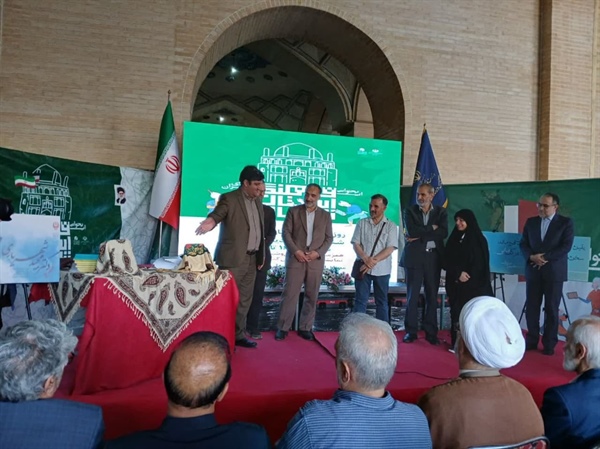 حضور مدیرکل دفتر امور زنان و خانواده استانداری زنجان در مراسم روز زنجان
