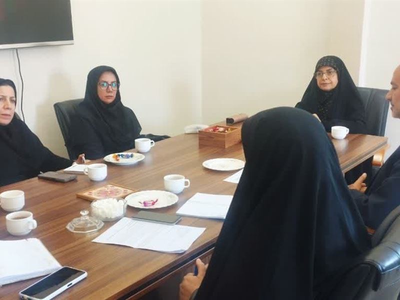 جلسه هم افزایی و هم اندیشی راهکارهای موثر در ارتقای سطح حمایتی خانواده های در معرض آسیب با حضور مدیرکل کمیته امداد امام خمینی (ره) و مدیرکل بهزیستی استان
