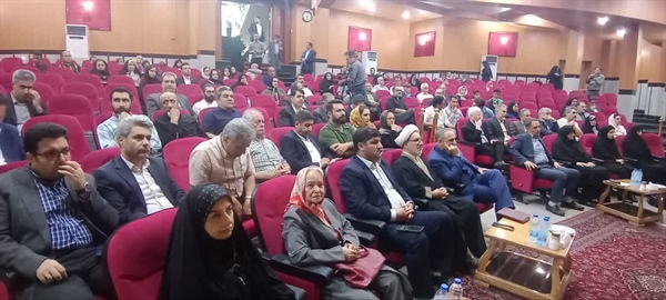 حضور خانم دکتر کریمخانلویی در آیین اختتامیه یازدهمین جشنواره مطبوعات، خبرگزاری‌ها و پایگاه‌های خبری استان زنجان