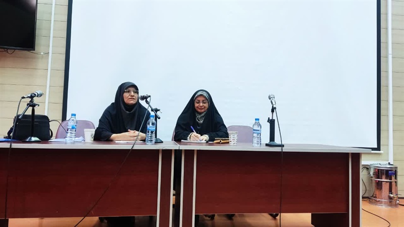 نشست صمیمی مدیرکل دفتر امور زنان و خانواده استانداری زنجان با اساتید و کارکنان دانشگاه زنجان