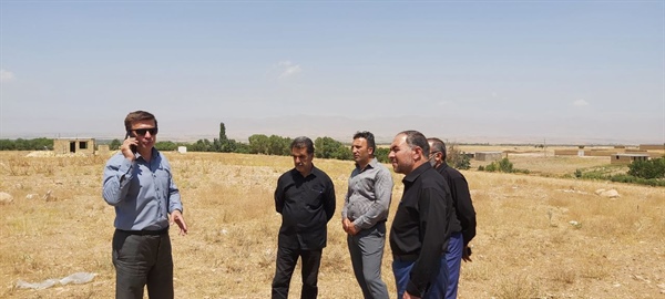 بازدید سرزده مهندس براتی فرماندار محترم شهرستان سلطانیه  از طرح توسعه بنیاد مسکن در روستای ویر