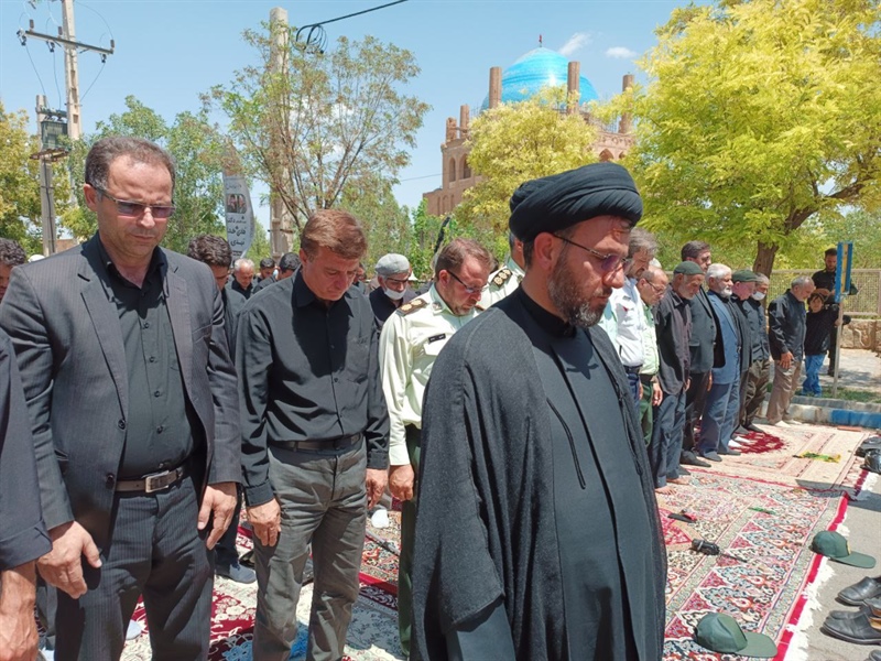 گزارش تصویری از نماز ظهر عاشورا در شهر سلطانیه