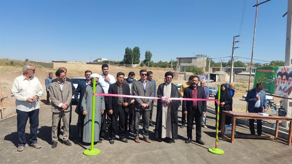 آیین بهره برداری از روکش آسفالت ۲۰۰۰ متری طرح توسعه روستای گوزلدره بمناسبت هفته دولت