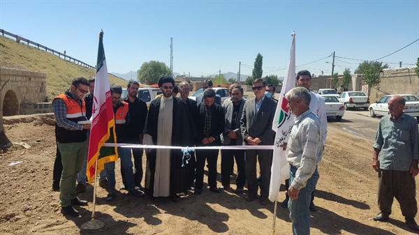 آیین بهره برداری از دیوار حائل حاشیه جاده کمربندی در روستای قره بلاغ بمناسبت هفته دولت