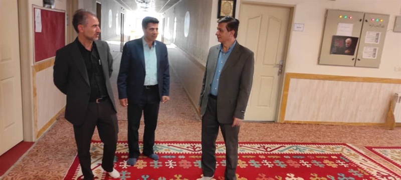 بازدید مهندس براتی فرماندار شهرستان سلطانیه از اجرای عملیات آسفالت ریزی محوطه فضاهای آموزشی شهرستان سلطانیه