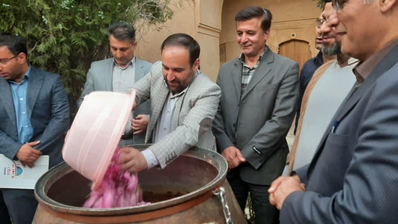 برگزاری اولین دوره جشنواره گل محمدی و گلابگیری در سلطانیه