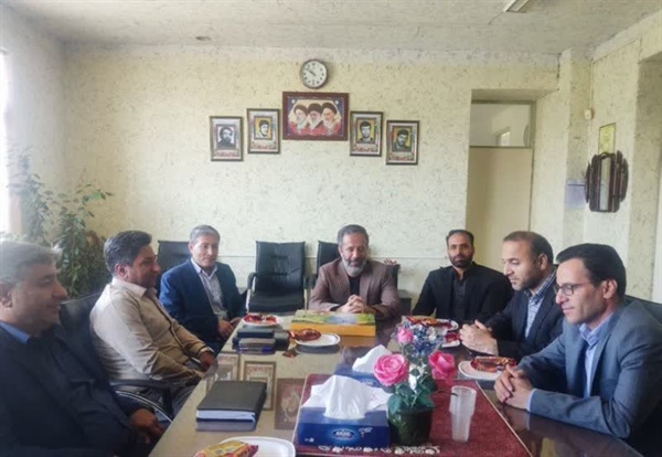 نشست صمیمی مجموعه اجرایی انتخابات شهرستان با  هیات نظارت