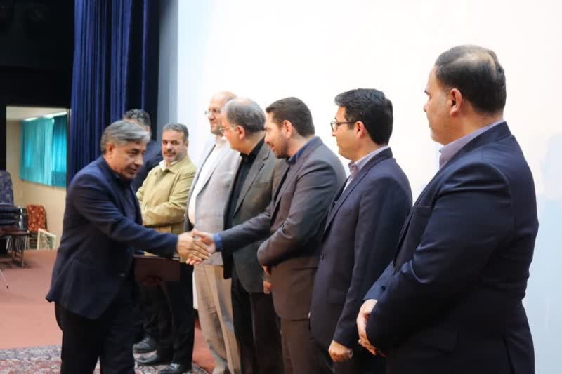 تجلیل از بخشدار مرکزی شهرستان سلطانیه