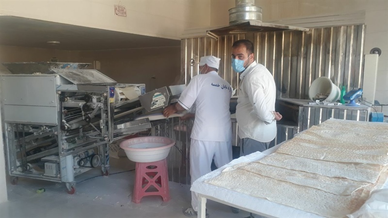 🔺بازدید از نانوایی های روستای #نیماور و ارائه تذکرات لازم در خصوص رعایت پروتکل های بهداشتی ، فاصله گذاری اجتماعی واستفاده از ماسک توسط دهیار روستا   👈پیام توسعه آبادی @P_T_Abadi