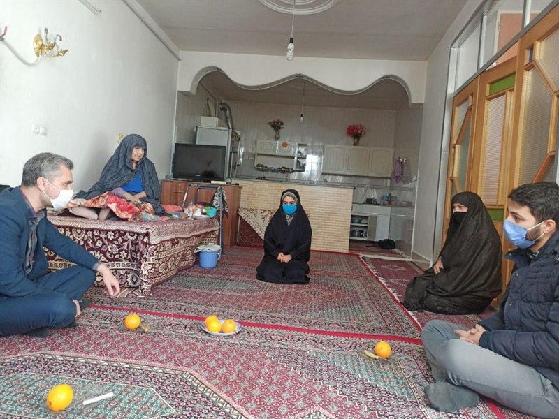 🔸دیدار حقیقی بخشدار مرکزی زنجان با مادر بزرگوار #شهید_والامقام_حسین_قدیمی در روستای دیزج آباد به مناسبت ایام الله دهه مبارک فجر  👈پیام توسعه آبادی @P_T_Abadi