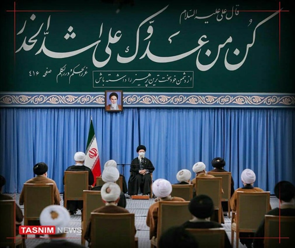 ⭕️رهبر انقلاب: یکی از نیازهای مهم جوامع اسلامی عملیاتی کردن مفاهیم دینی است