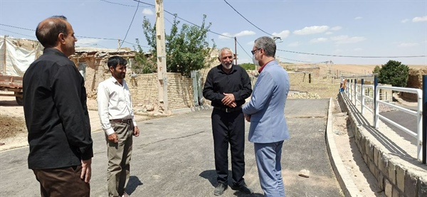 🔺بازدید حقیقی بخشدار مرکزی زنجان از روستای گل تپه و بررسی نحوه اجرای آسفالت معابر روستا