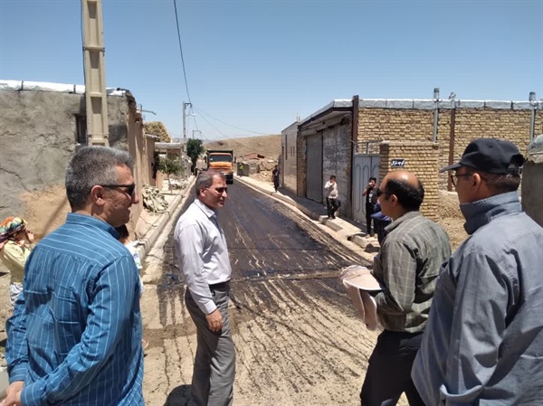 🇮🇷 دولت مردمی 🇮🇷 ایران قوی   💠 عملیات آسفالت ریزی معابر روستای قره تپه به متراژ ۳۲۰۰ متر مربع  ⬅️ گامی دیگر در خدمت دولت حضرت آیت الله رئیسی