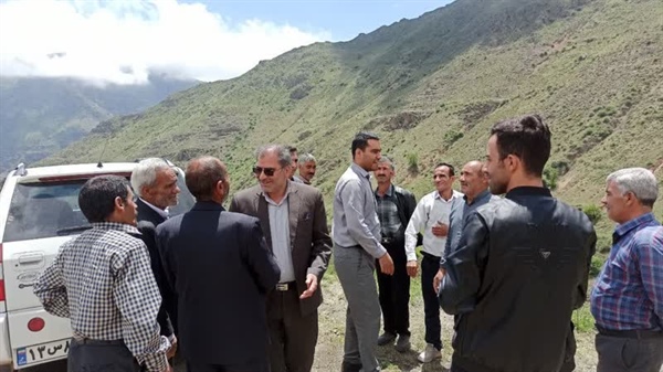 بازدید میدانی دکتر حسنلوفرد بخشدار محترم مرکزی زنجان به اتفاق رئیس محترم بنیاد مسکن شهرستان  زنجان و کارشناس فنی امور دهیاری ها از روستاهای بناب و لار