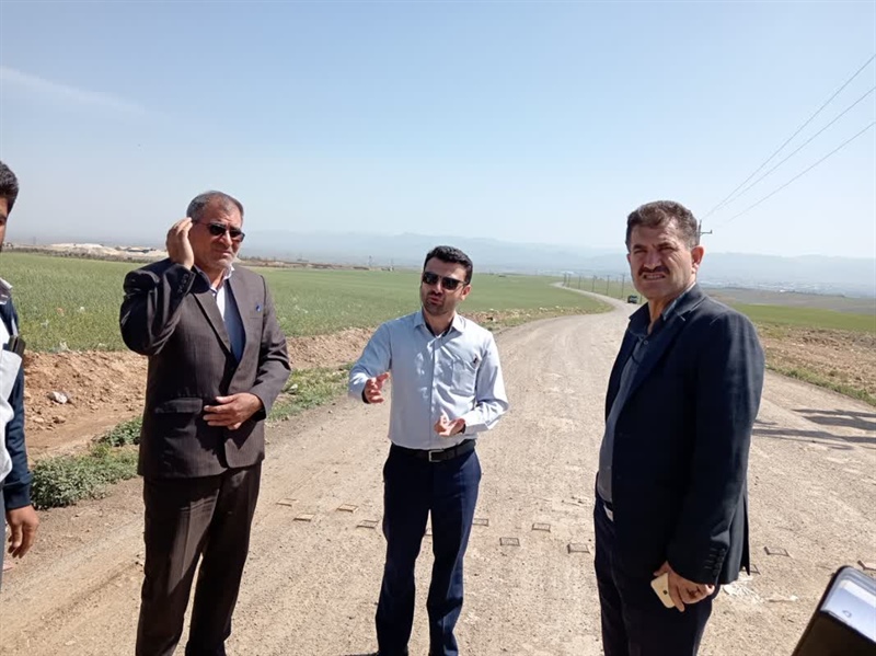 بازدید دکتر حسنلو فرد بخشدار محترم مرکزی زنجان به اتفاق رئیس محترم محیط زیست شهرستان زنجان و کارشناسان محترم بخشداری و محیط زیست و جمعی از دهیاران از سایت زباله مهتر