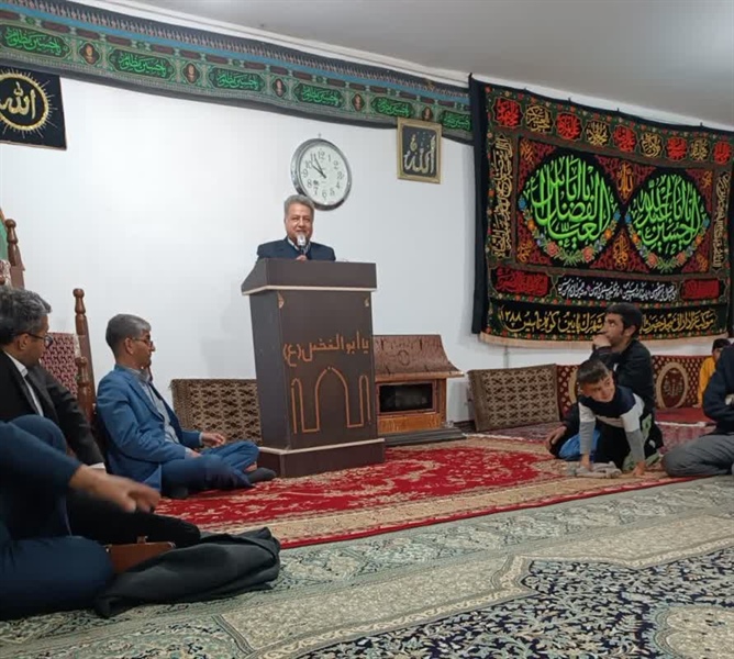 حضور بخشدار مرکزی در جمع اهالی روستای پایین‌کوه همزمان با شب ولادت حضرت فاطمه زهرا(س)