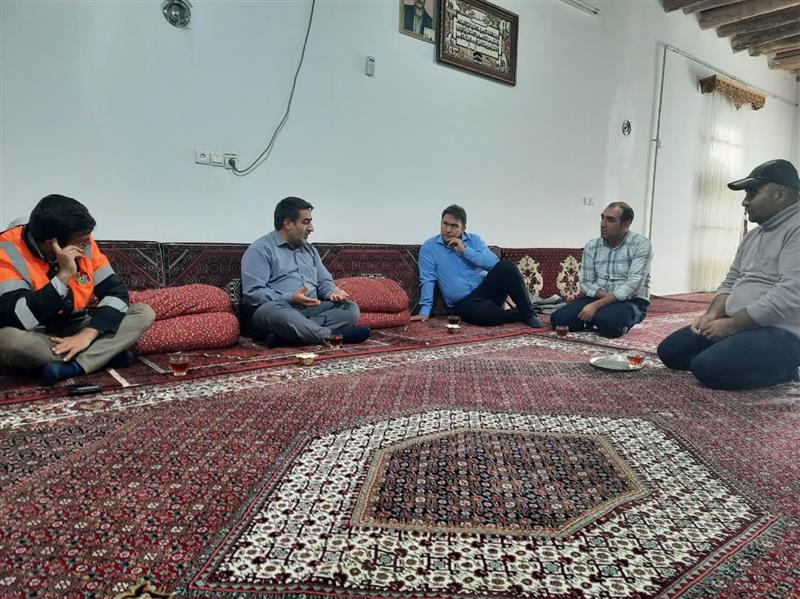حضور بخشدار زنجانرود در روستای بلوغ و بررسی مشکلات روستا