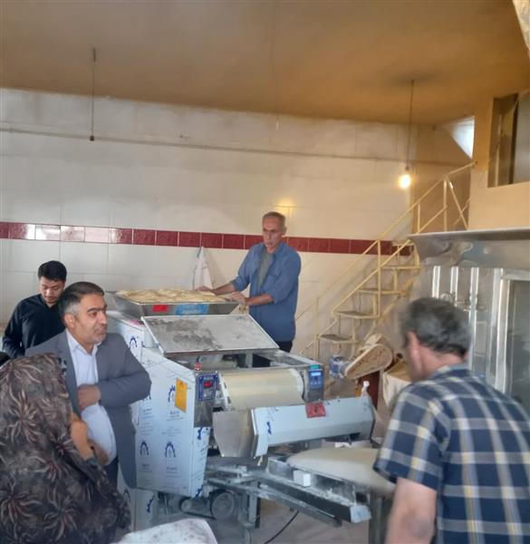 بازدید بیات بخشدار زنجانرود از نانوایی روستای اسفناج