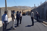 بازدید بخشدار قره پشتلو از پروژه آسفالت ریزی معابر روستای لگاهی