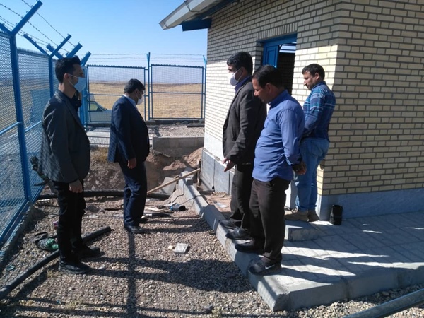 مهندس رجبی بخشدار بزینه رود از مخزن آب شرب روستای گل تپه بازدید کرد