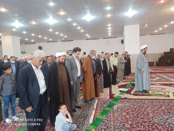 حضور بخشدار بزینه رود دررمراسم نماز جمعه شهر زرین رود (مورخ 1401/02/22)