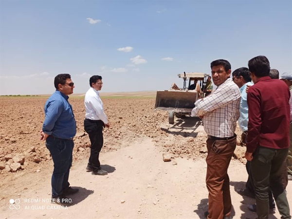 حضور بخشدار بزینه روددر روستای محمدخلج