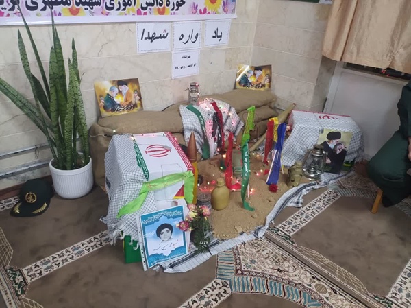 مراسم یادوراره شهدای دانش آموز شهر زرین رود برگزار شد