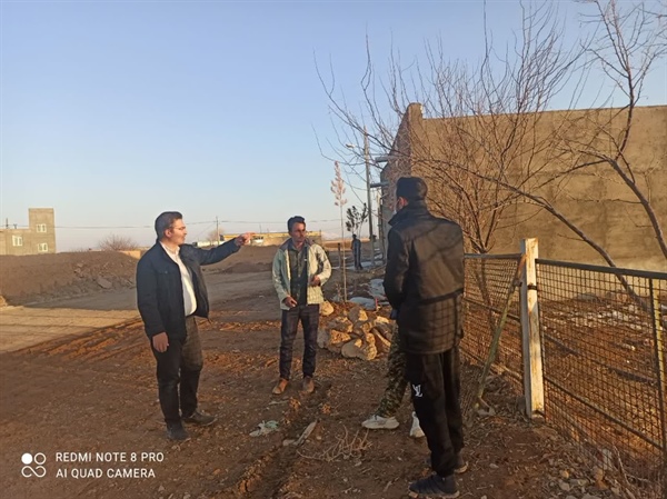 حضور بخشدار بزینه رود در روستای داشبلاغ وهمفکری با دهیار وشورای اسلامی روستا برای حل ورفع پاره ای از مشکلات روستا