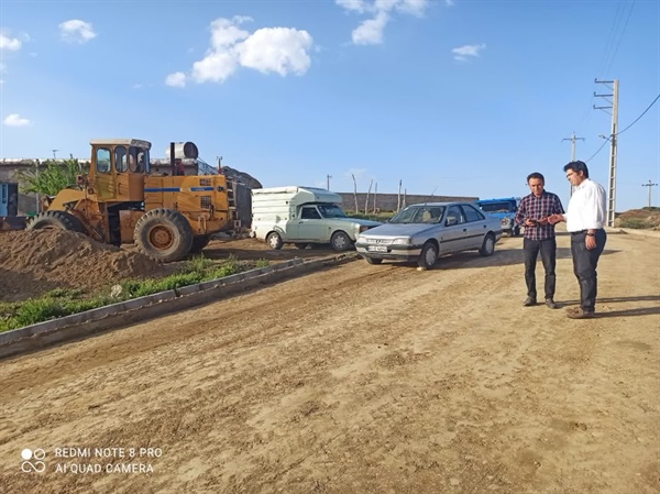 بخشدار بزینه رود از پروژه زیرسازی وآماده سازی برای آسفالت ریزی معابر روستای داشتپه بازدید کرد