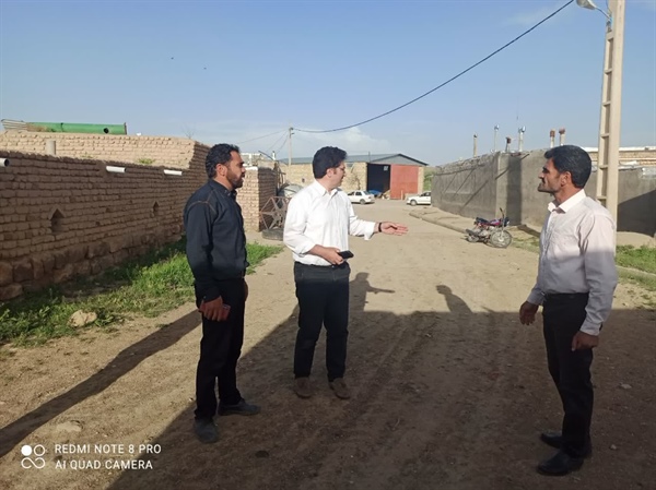 بخشدار بزینه رود از پروژه های جدول گذاری وبهسازی معابر روستای زاغج بازدید کرد