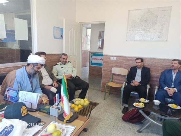 دیدار مسئولین بخش به مناسبت هفته نیروی انتظامی با فرمانده پاسگاه توزلو دیدارکردند